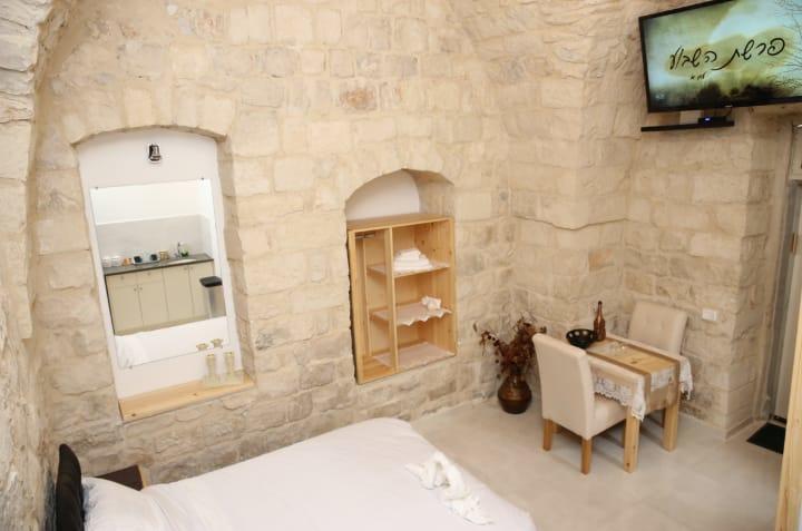 Mendy'S Accommodation Safed Exterior photo